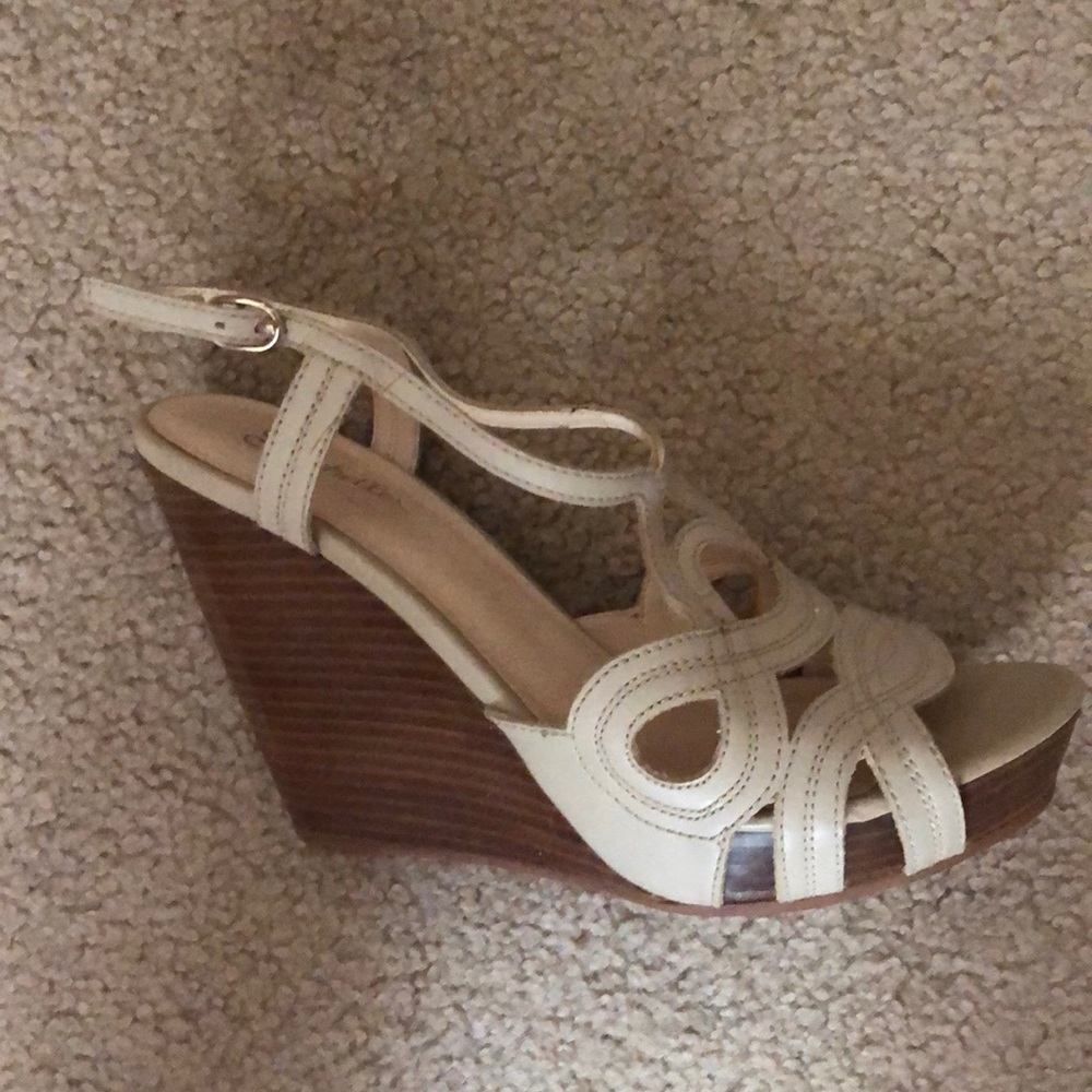 Wedge shoes